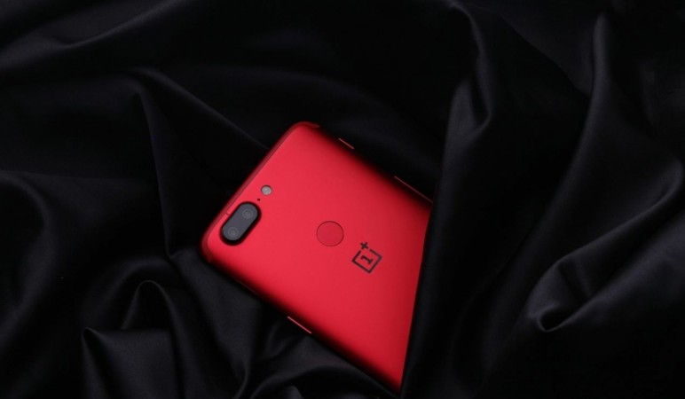 OnePlus Valentine's Day Offer: OnePlus 5T Lava Red sale with lucrative deals goes live in India. OnePlus 5T, Lava Red, Amazon India, offers, Valentine's Day offer