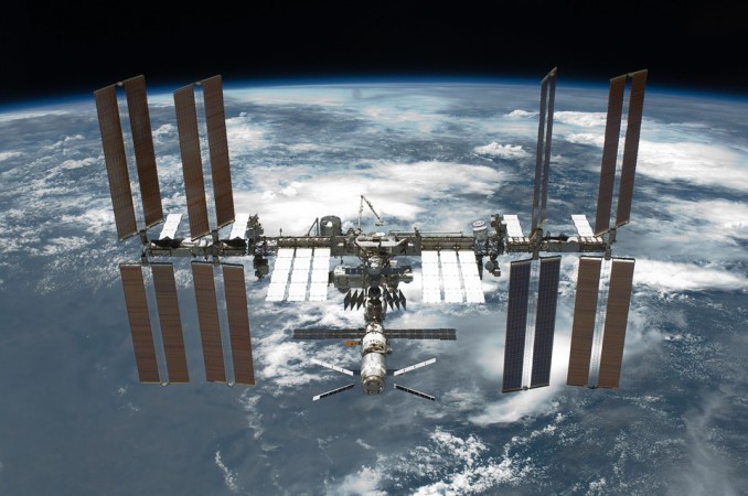   International Space Station "title =" International Space Station (ISS) "width =" 660 "height =" auto "tw =" 960 "th =" 637 "/> </figure>
<p><figcaption clbad=