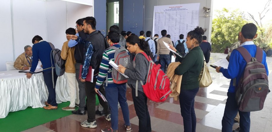 (Representational image) Job seekers participate in Delhi Job Fair 2016 organized by the AAP government, AAP Job fair Delhi