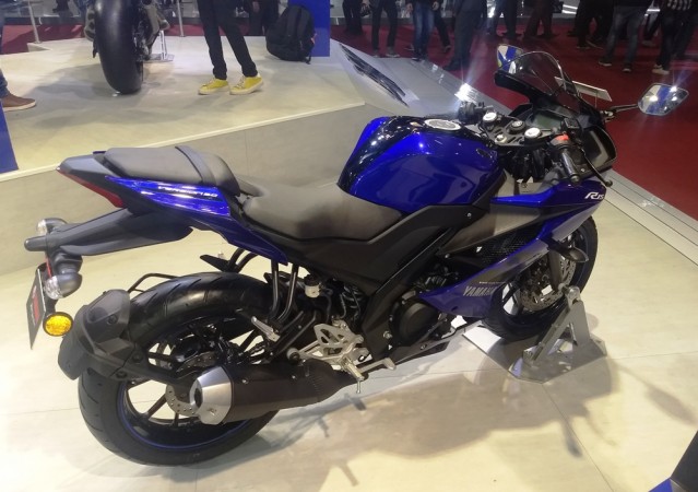 Yamaha YZF-R15 Version 3.0 gets LED head and tail lamps Yamaha YZF-R15 Version 3.0