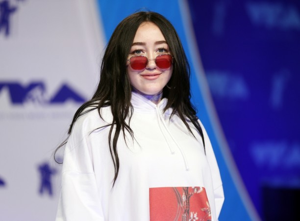 Noah Cyrus explains why is it important to set a time limit on social media. Noah Cyrus