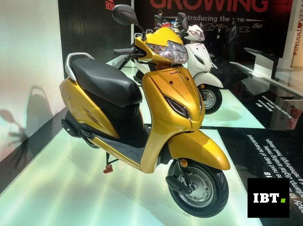 Honda Activa 5G will be offered in new Dazzle Yellow Metallic and Pearl Spartan Red Honda Activa 5G