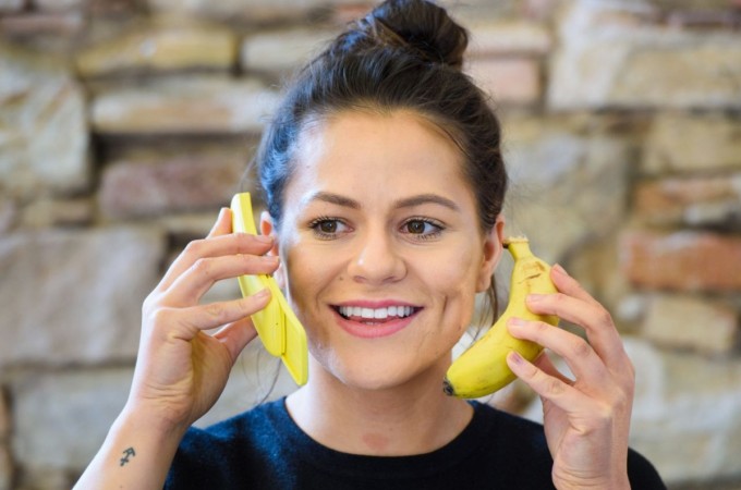 HMD Global at MWC 2018 Highlights: Nokia 8810, Nokia 1 Android Go, 7 Plus, Nokia 8 Sirocco Nokia 8810, banana flip phone, The Matrix