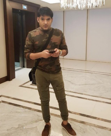 Kapil Sharma gets trolled for buying a new vanity van Kapil Sharma