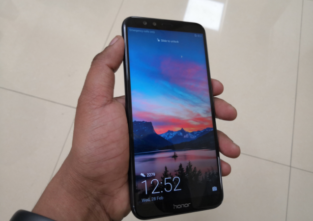 Honor 9 Lite sports 5.65-inch FullView screen with (2160x1080p) resolution having 18:9 aspect ratio Honor 9 Lite, review, screen, design