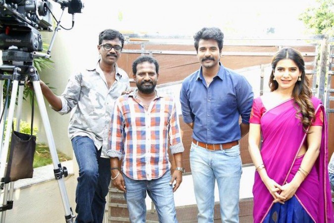 Samantha with Seema Raja team members Samantha with Seema Raja team members