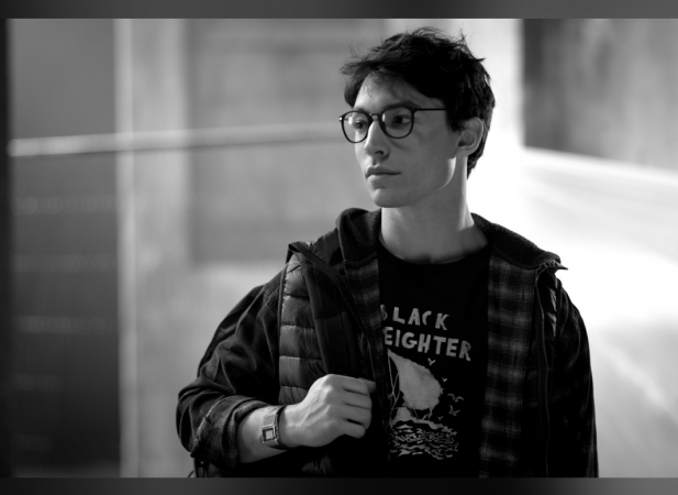 Justice League director Zack Snyder shares behind-the-scenes picture featuring The Flash actor Ezra Miller The Flash, Zack Snyder Vero