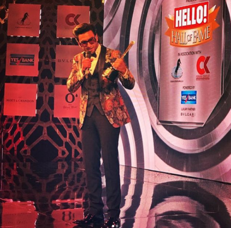 Ranveer Singh accepts the award by Hello! Hall of Fame Ranveer Singh