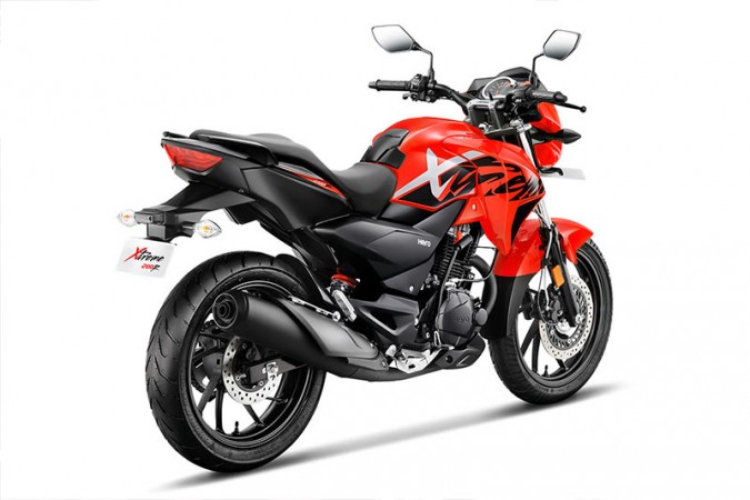 Hero Xtreme 200R features LED pilot lamps at the front and LED taillight. Hero Xtreme 200R