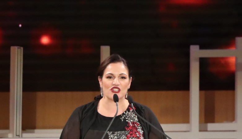 British teacher Andria Zafirakou gives a speech after receiving the 'Global Teacher Prize' during an award ceremony in Dubai on March 18, 2018 British teacher Andria Zafirakou