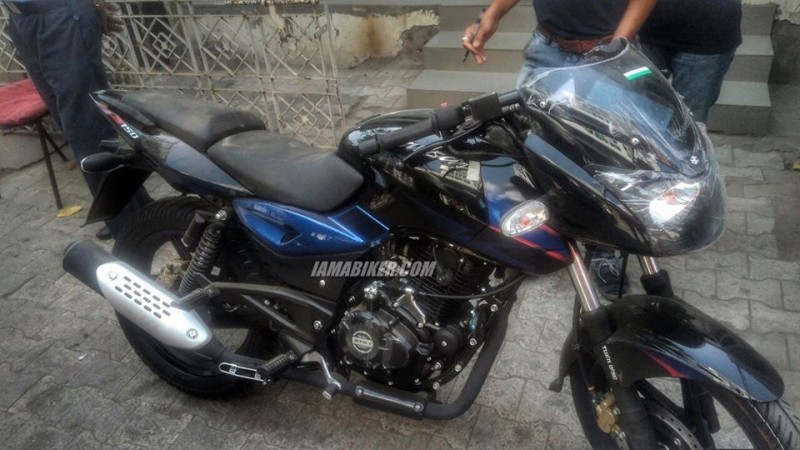 2018 Bajaj Pulsar 150 is expected to be launched soon. 2018 Bajaj Pulsar 150, 2018 Bajaj Pulsar 150 India