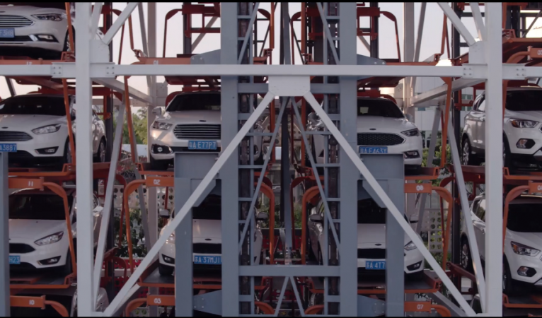 The machine has all the cars in the Ford China catalog Car vending machine
