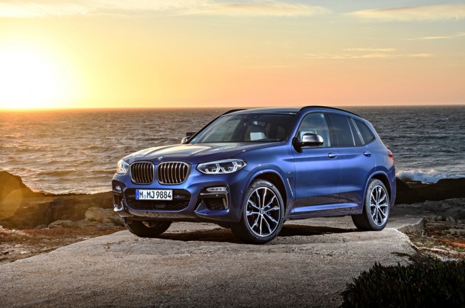 New BMW X3 has only minor changes on the exterior and it is hard to spot. 2018 BMW X3