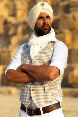 Still from Singh is King Singh is King