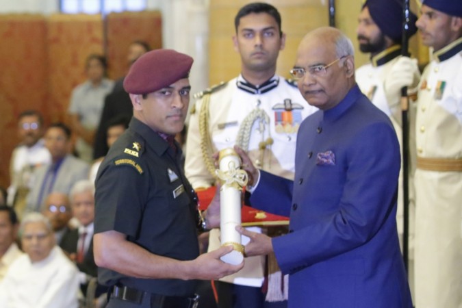 MS Dhoni recieved Padma Bhushan Award from president Ramnath Kovind in New Delhi on April 2. MS Dhoni Padma Bhushan