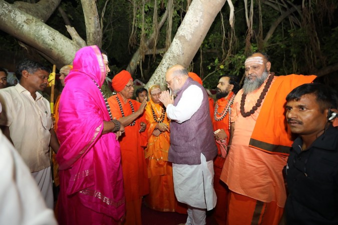 Amit Shah meets Veerashaiva-Lingayats in Karnataka. Amit Shah