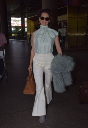 Kangana Ranaut at the airport Kangana Ranaut at the airport