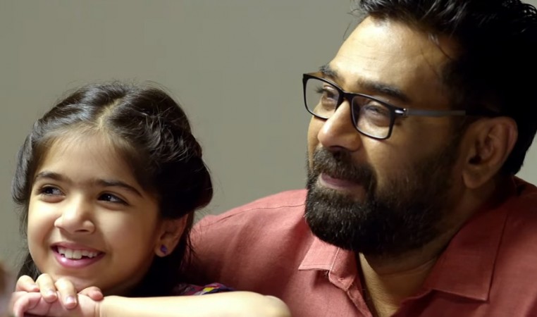 Orayiram Kinakkalal. Orayiram Kinakkalal