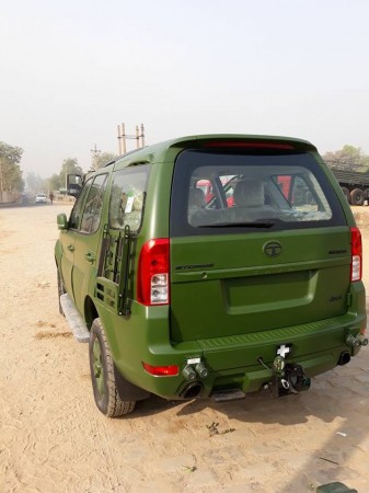 Tata Safari Storme Army-spec model is painted in matte green. Tata Safari Storme, Tata Safari Storme Army