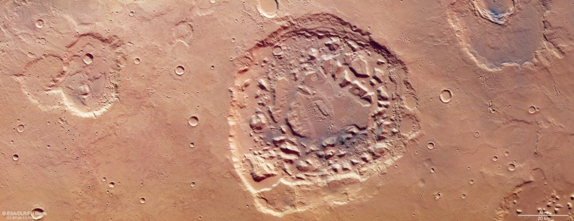How did the Ismenia Patera form on Mars? Martian crater