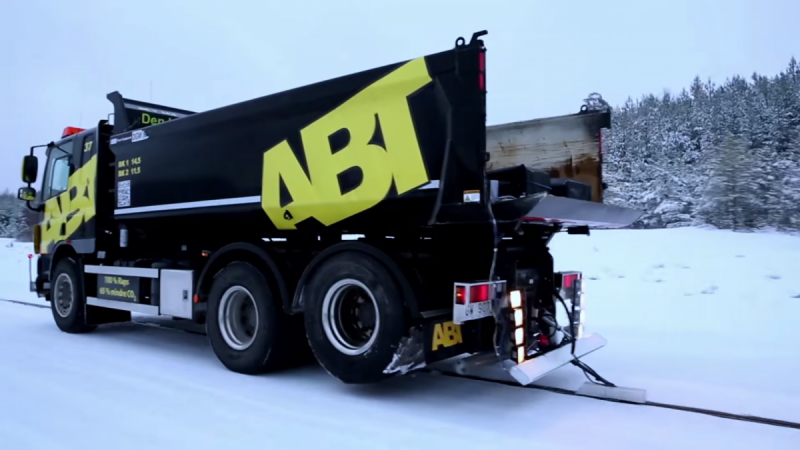The road will provide power through an arm from under the truck Electric road
