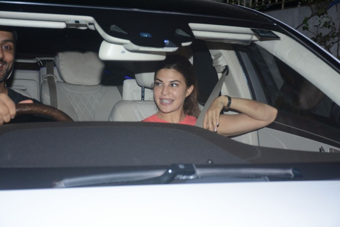 Jacqueline Fernandez spotted with mystery man Jacqueline Fernandez spotted with mystery man