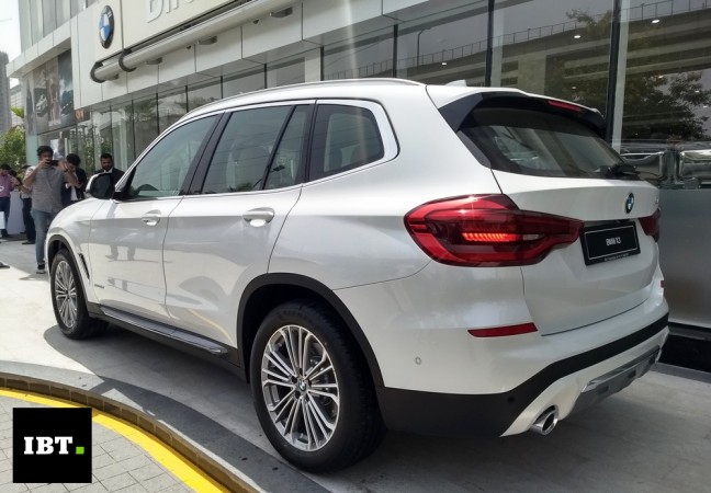 BMW X3 comes with a more evolved and sharper design in its latest avatar. 2018 BMW X3
