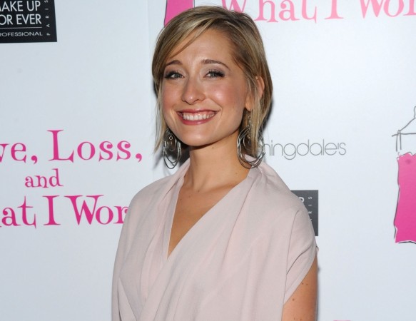'Smallville' Actress Allison Mack Arrested For Sex Trafficking Involvement With NXIVM Cult