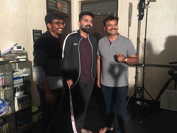 Simbu with Sridhar V Sambhram and Iruvudellava Bittu team. Simbu with Iruvudellava Bittu team