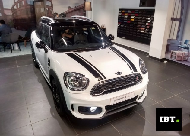 2018 Mini Countryman comes with subtle changes on the exterior. 2018 Mini Countryman
