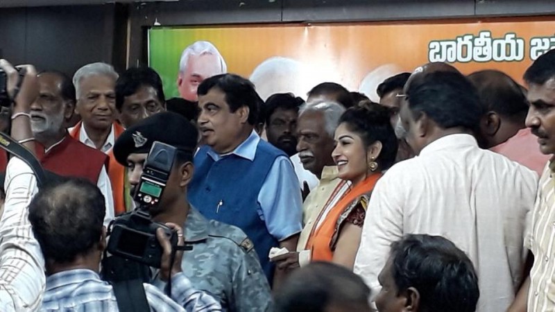 Actress Maadhavi Latha joins BJP, Nithin Ghadkari welcomes her Actress Maadhavi Latha joins BJP, Nithin Ghadkari welcomes her