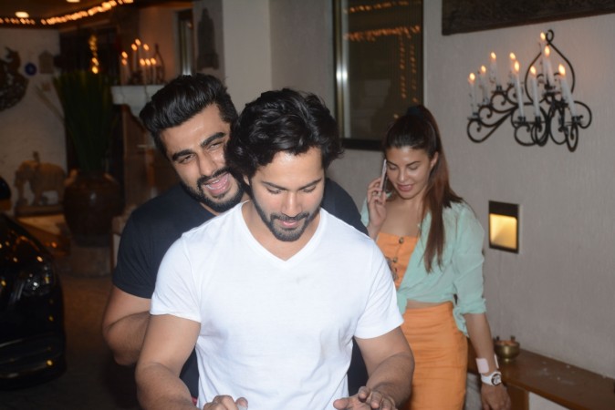 Arjun Kapoor, Varun Dhawan, Jacqueline Fernandez at Anil Kapoor's house Arjun Kapoor, Varun Dhawan, Jacqueline Fernandez