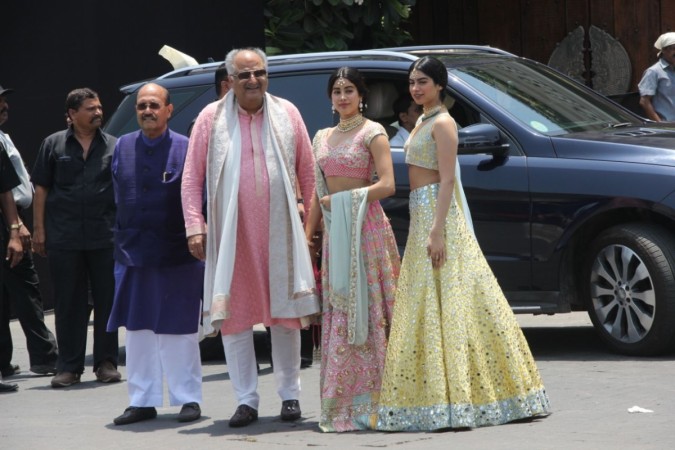 Boney Kapoor, Janhvi Kapoor, Khushi Kapoor Boney Kapoor, Janhvi Kapoor, Khushi Kapoor