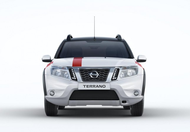Nissan Terrano Sport gets LED DRLs placed on the grille slats Nissan Terrano Sport