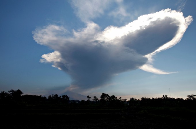 Indonesia's Mount Merapi volcano erupts Mount Merapi
