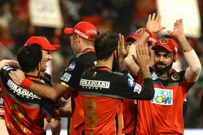 AB de Villiers' catch to dismiss Alex Hales on May 17 has left cricket fraternity awestruck. AB de Villiers