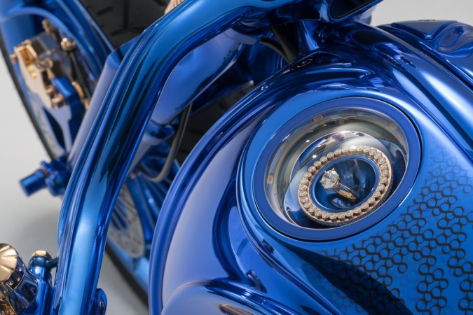 One of the safes on top of the tank gets Solitaire Heaven ring with a flawless 5.40 carat diamond from Bucherer Fine Jewellery. Harley-Davidson Blue Edition