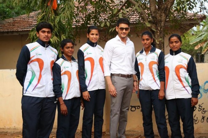 Mahesh Babu with the members of NRI SEVA Foundation Mahesh Babu with the members of NRI SEVA Foundation