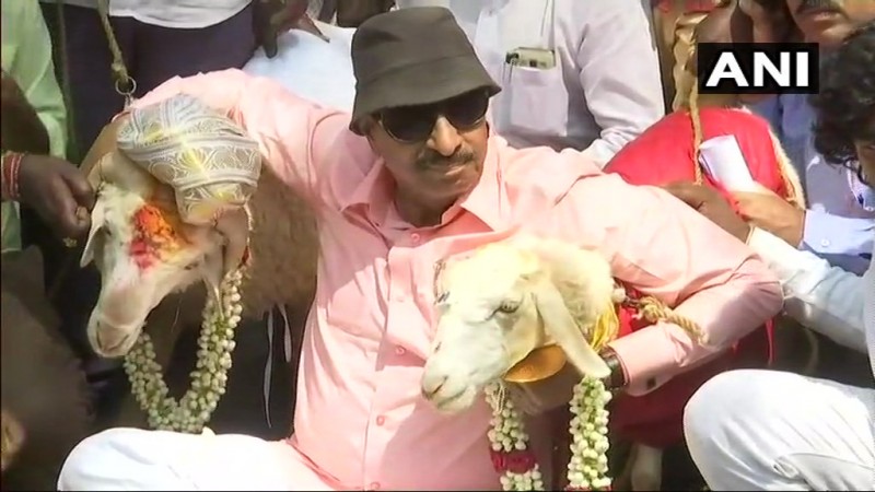 Vatal Nagaraj has slammed Rajinikanth by calling him anti-Karnataka. Picture: Vatal Nagaraj during a protest. Vatal Nagaraj