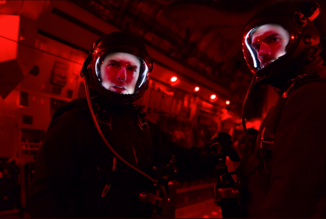 Tom Cruise and Henry Cavill in Mission: Impossible 6. Mission Impossible 6, Tom Cruise, stunt