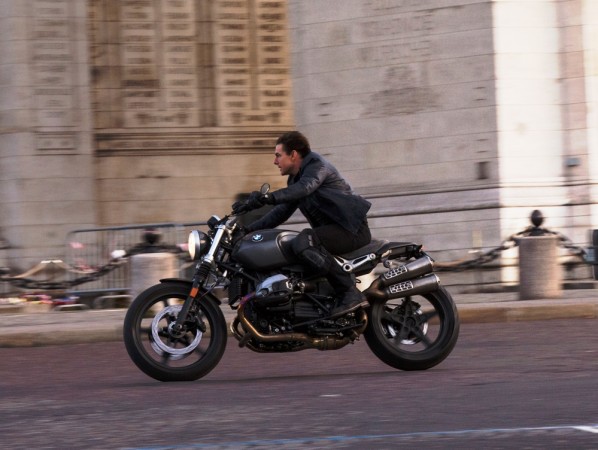 Tom Cruise in the movie Mission: Impossible – Fallout Tom Cruise riding BMW R nineT Scrambler