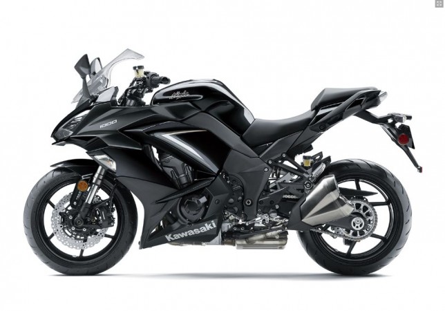 2019 Kawasaki Ninja 1000 is available in Black and Green colours 2019 Kawasaki Ninja 1000