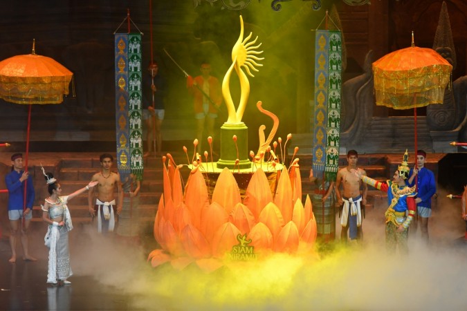 Thai performers in traditional costume present the opening act during the IIFA Awards of the 19th International Indian Film Academy (IIFA) festival at the Siam Niramit Theatre in Bangkok on June 24, 2018. IIFA Awards 2018