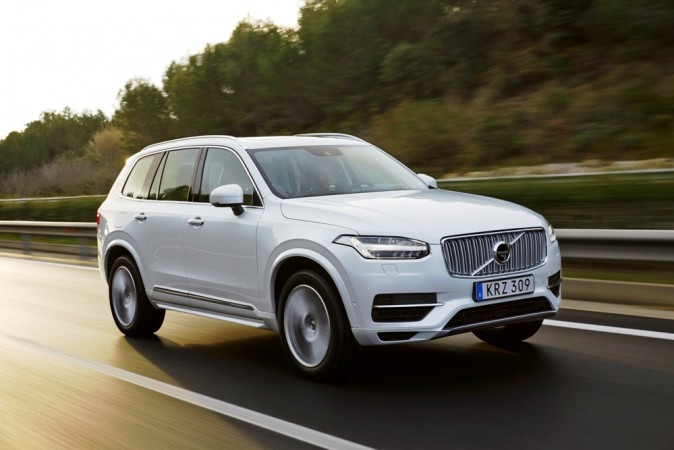 Volvo XC90 T8 Inscription is positioned below the XC90 T8 Excellence Volvo XC90 T8