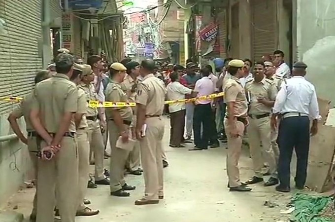 The Delhi Police recovered 11 bodies from a house in Burari area. delhi suicide