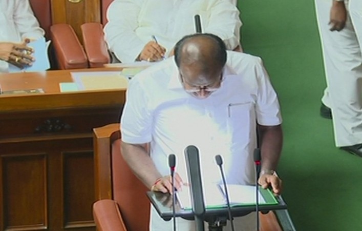 Kumaraswamy presenting budget kumaraswamy