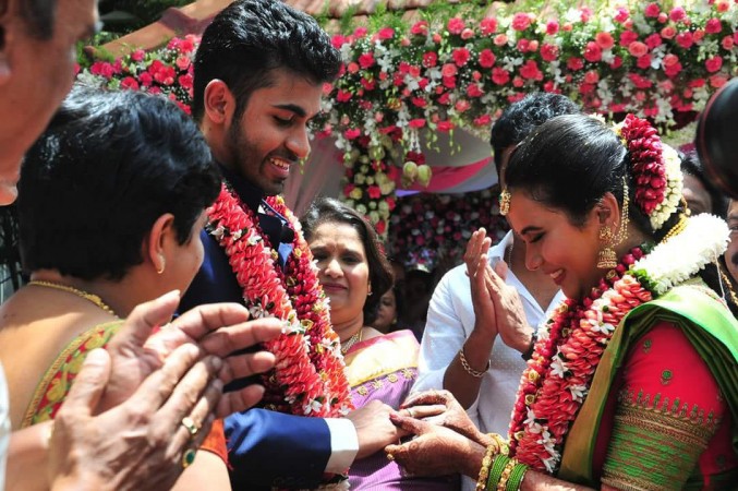 Here is a picture from Yuvaraj aka Gururaj Kumar's engagement with Sridevi. Gururaj aka Yuva Rajkumar engagement