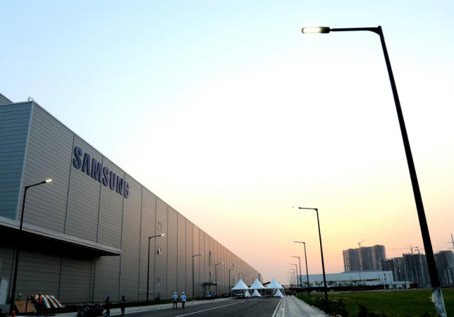 Samsung's Noida plant is the biggest mobile manufacturing unit in the world. Samsung, Noida, world's biggest smartphone plant,