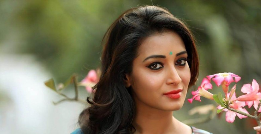 Bhanu Sree under pressure due to nominations