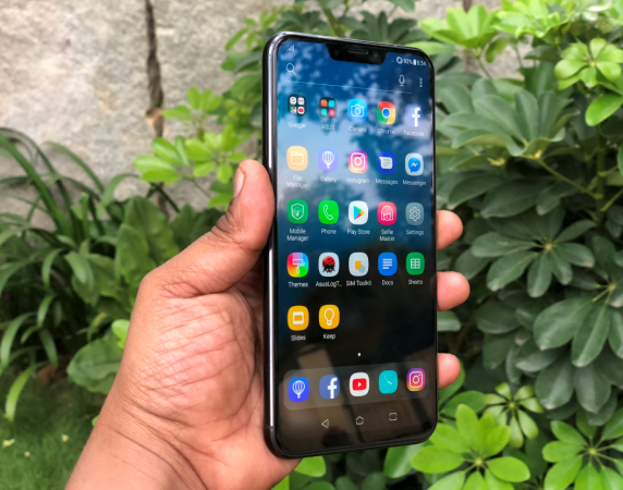 Asus Zenfone 5Z comes with vibrant and bright LCD panel. Asus, Zenfone 5z, review, hands-on, India, launch, price, specs